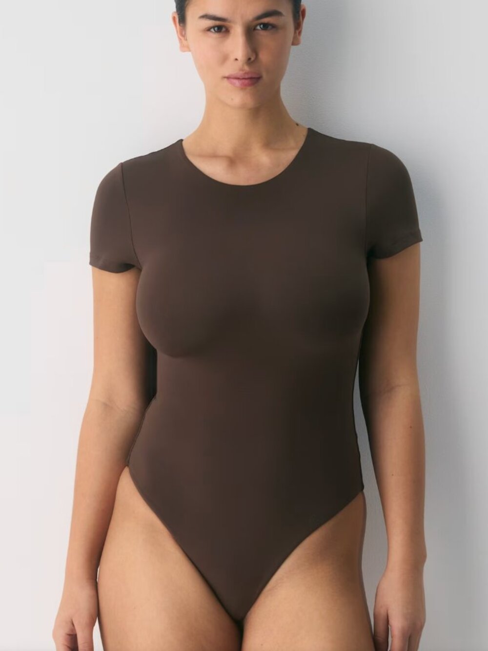 Aritzia Babaton Contour Short Sleeve Vivacity Bodysuit in Brown size XS - Picture 2 of 8